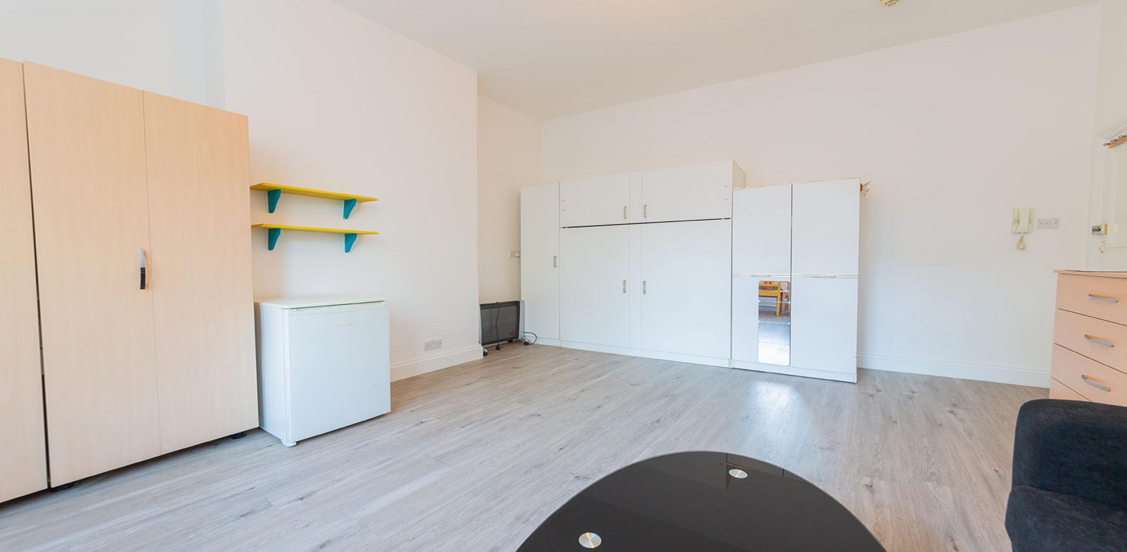 			COUNCIL TAX, GAS and WATER INCLUDED, Studio Apartment, 1 bath, 1 reception Studio			 Milman Road, QUEENS PARK